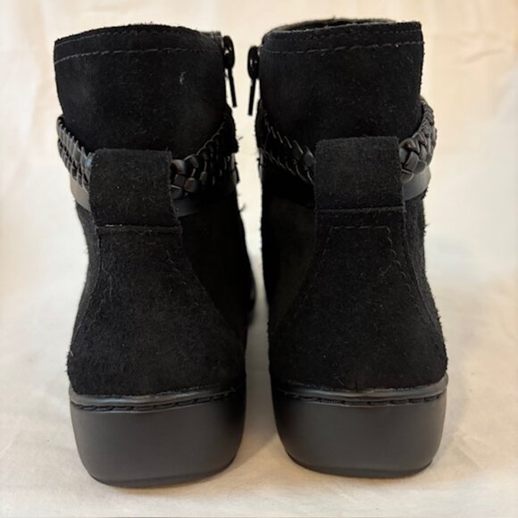 NWT Clarks Black Suede "Cora Braid" Ankle Booties Women's Size 10M - Picture 7 of 11